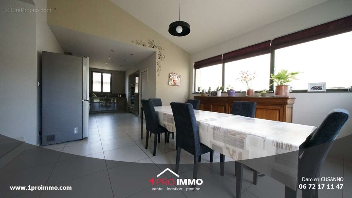 n°8 - Maison à ROYBON