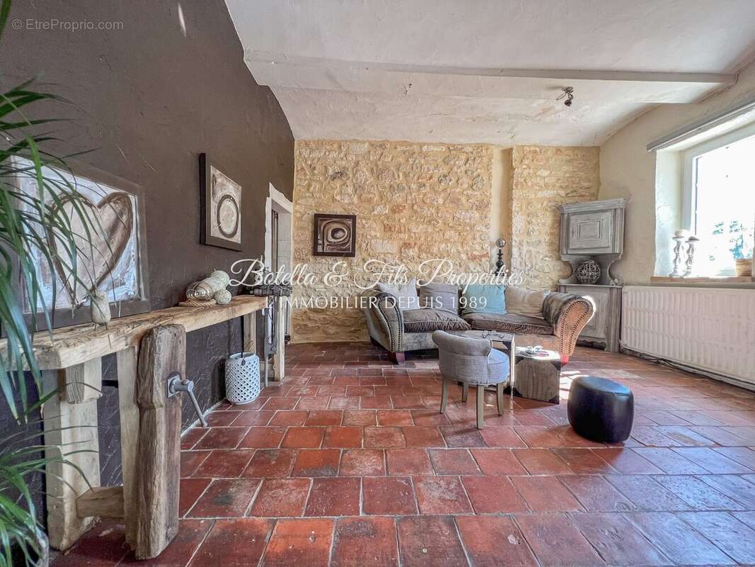 Maison à BARJAC