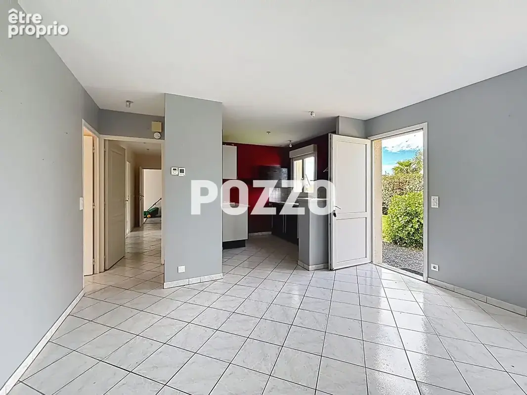 Marigny Le Lozon , maison plain pied de type F5 à 600 mètres du centre ville; bon état, jardin garage et parking privé - photo 2