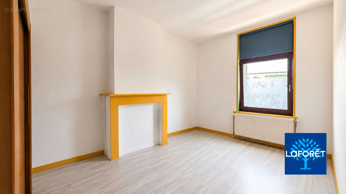 Maison familiale 140 m²   5 chambres  Fort potentiel d'investissement à Anzin - photo 4