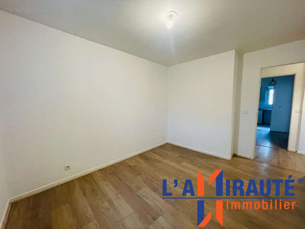 Appartement à SARTROUVILLE