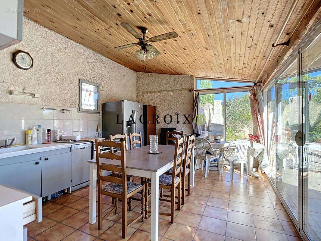 Maison à PERNES-LES-FONTAINES