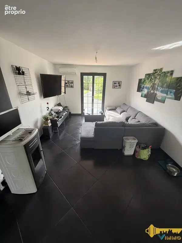 Maison avec piscine et bâtiment indépendant sur plus de 2 600 m2 de terrain - photo 5