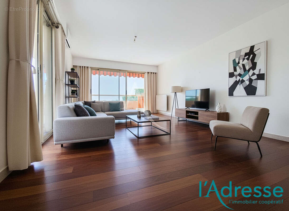 Appartement à MANDELIEU-LA-NAPOULE