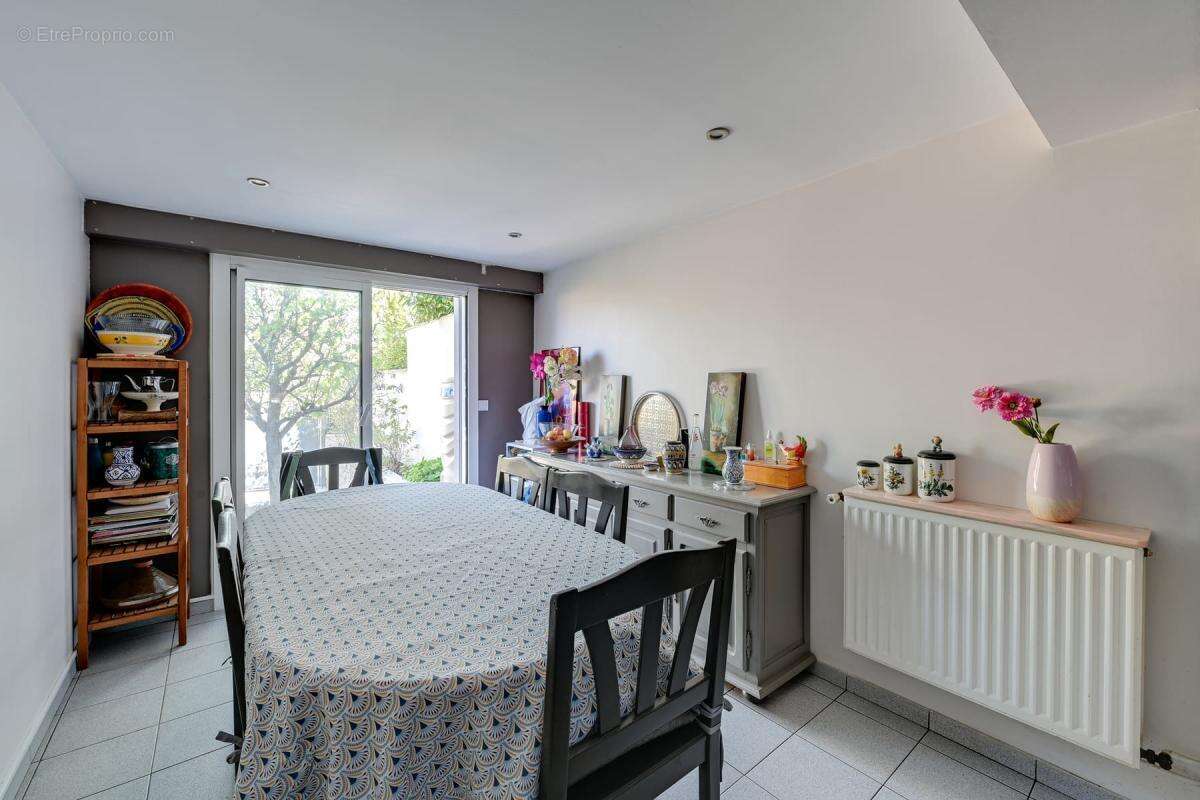 Maison T6 de 144 m2 à Nanterre 92000 - photo 6