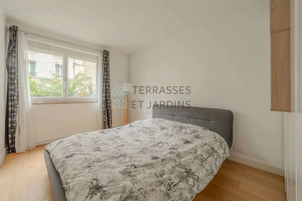 Appartement à PARIS-14E