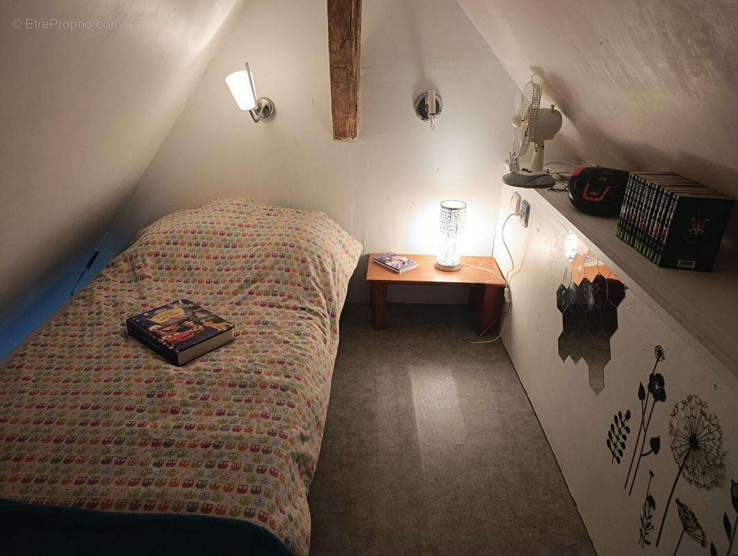 Maison à VARENNES-JARCY