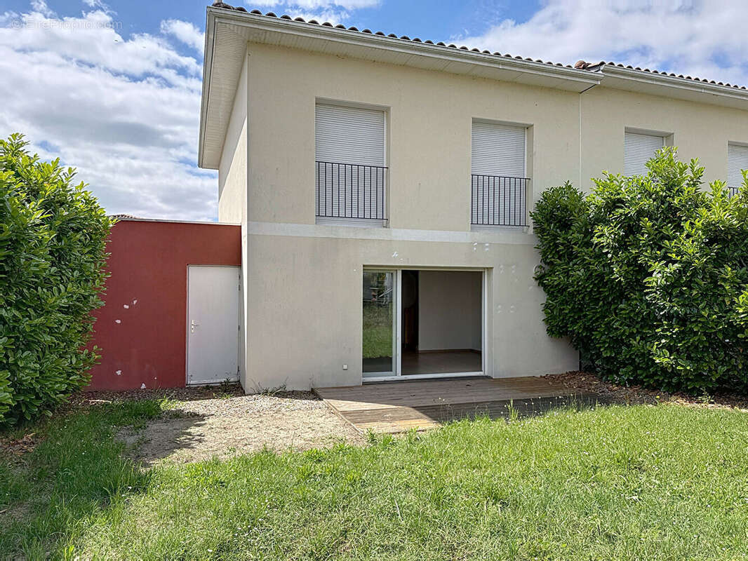 Maison à VILLENAVE-D&#039;ORNON