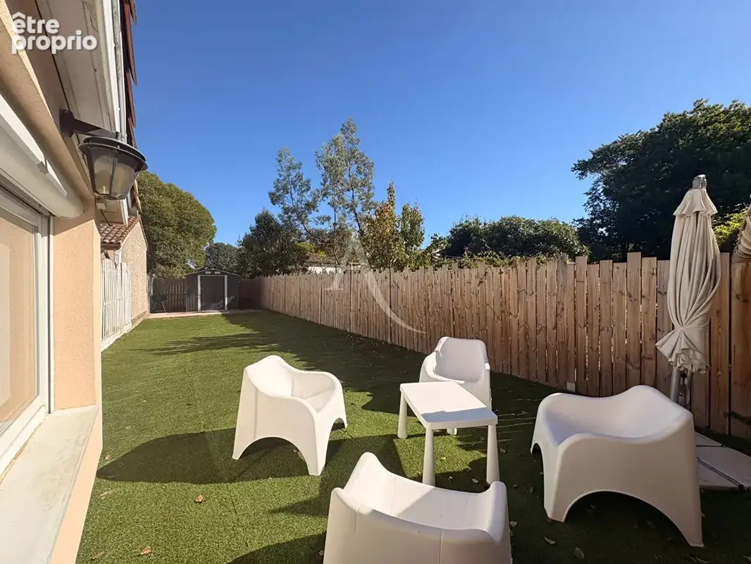 Photo Maison à L'isle-Jourdain au prix de 289 500€