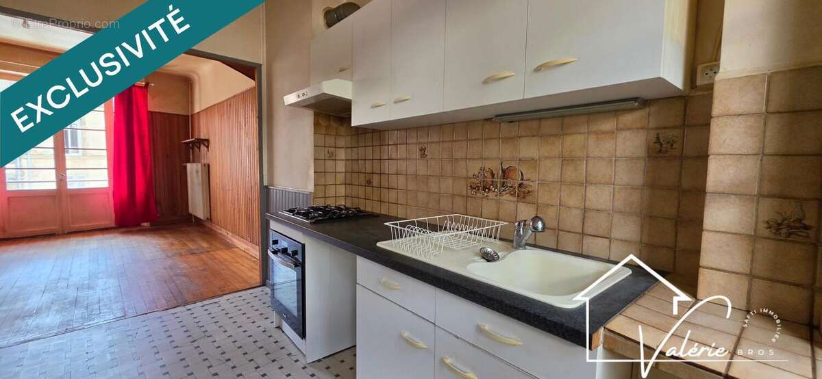 Maison 78 m² à Saint-Germain-Lembron  - photo 2