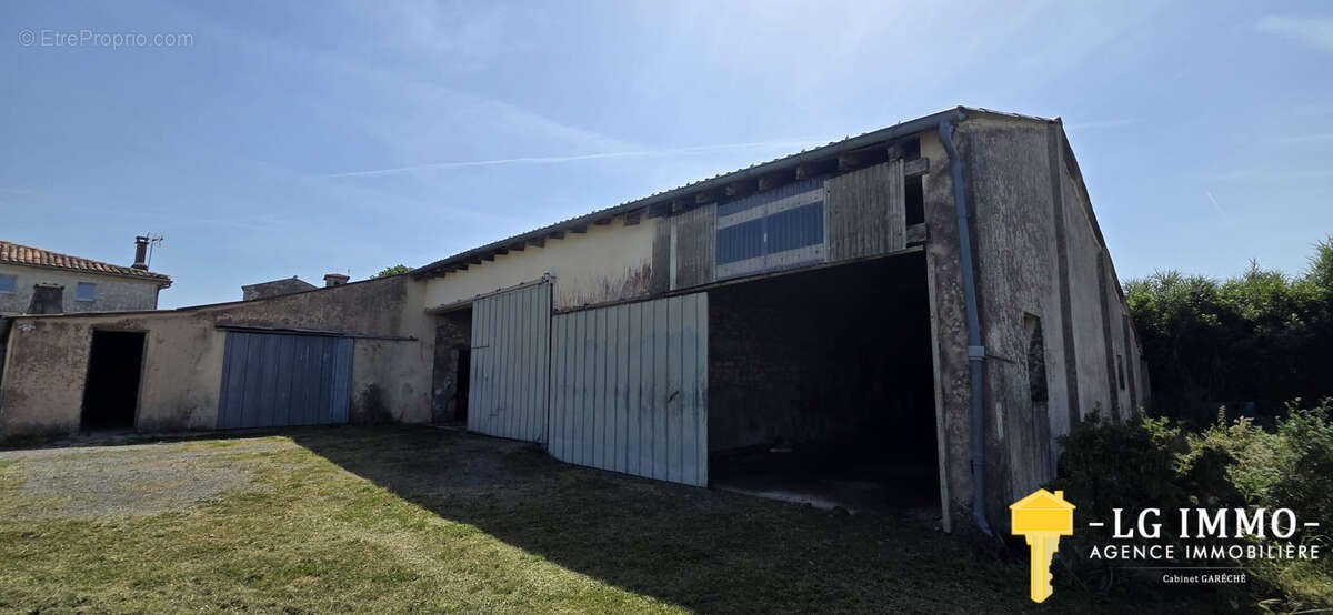 Maison à SAINT-ROMAIN-SUR-GIRONDE