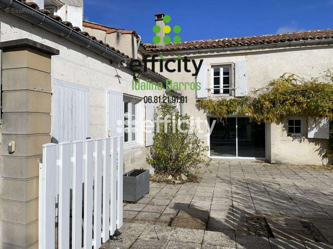 Maison à SAINT-AMANT-DE-BOIXE