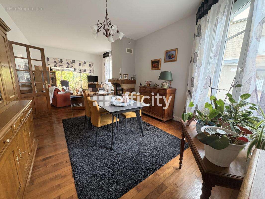 Maison à BEINE-NAUROY