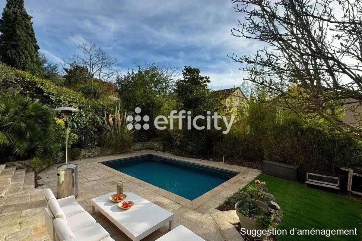 Maison à VERRIERES-LE-BUISSON