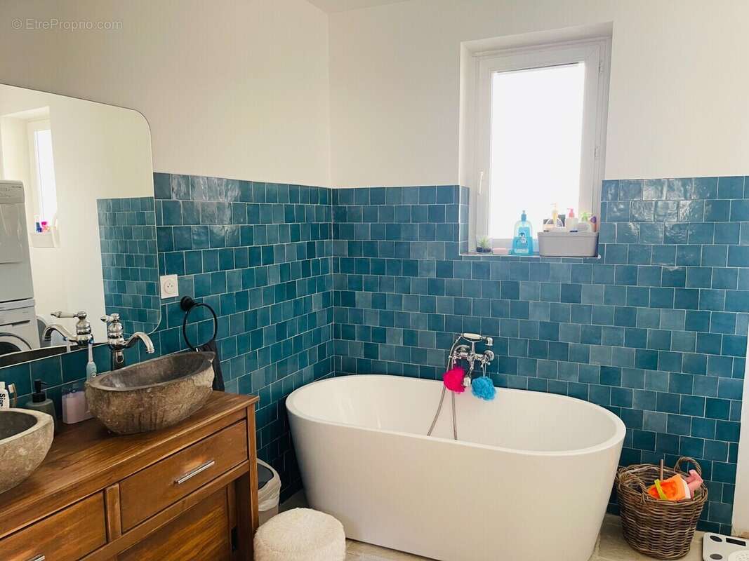 Maison à SAINT-DONAT-SUR-L&#039;HERBASSE