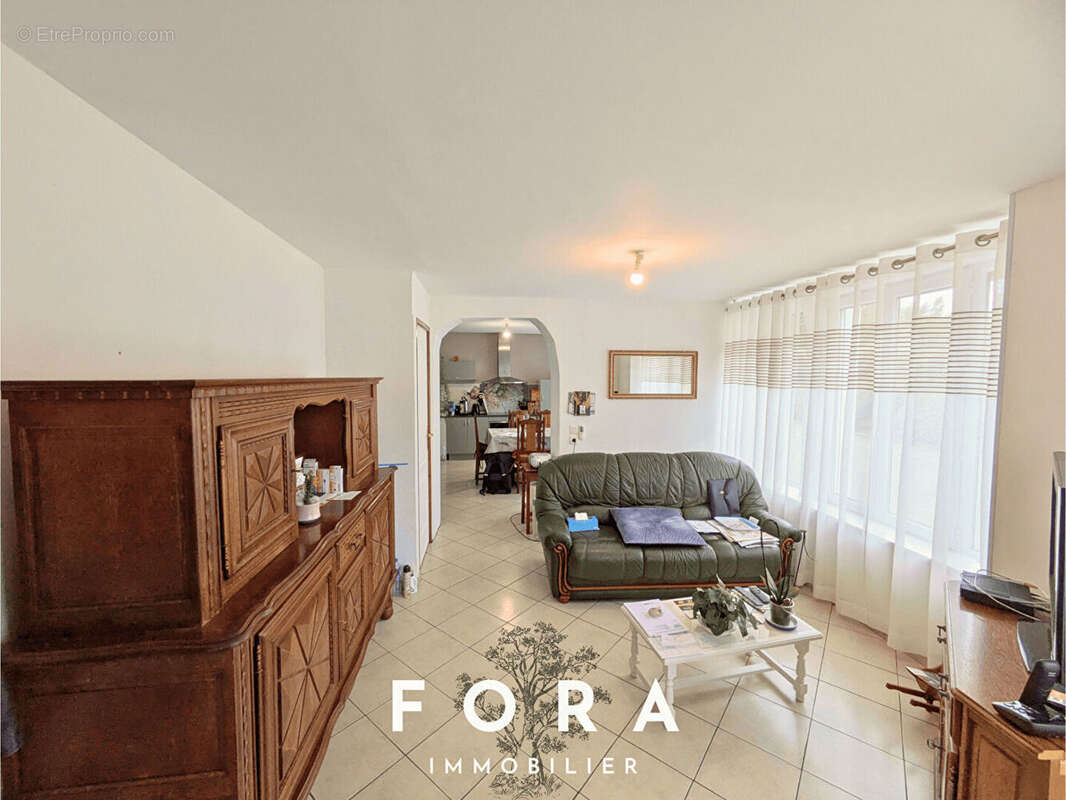 Maison à CONDE-SUR-NOIREAU