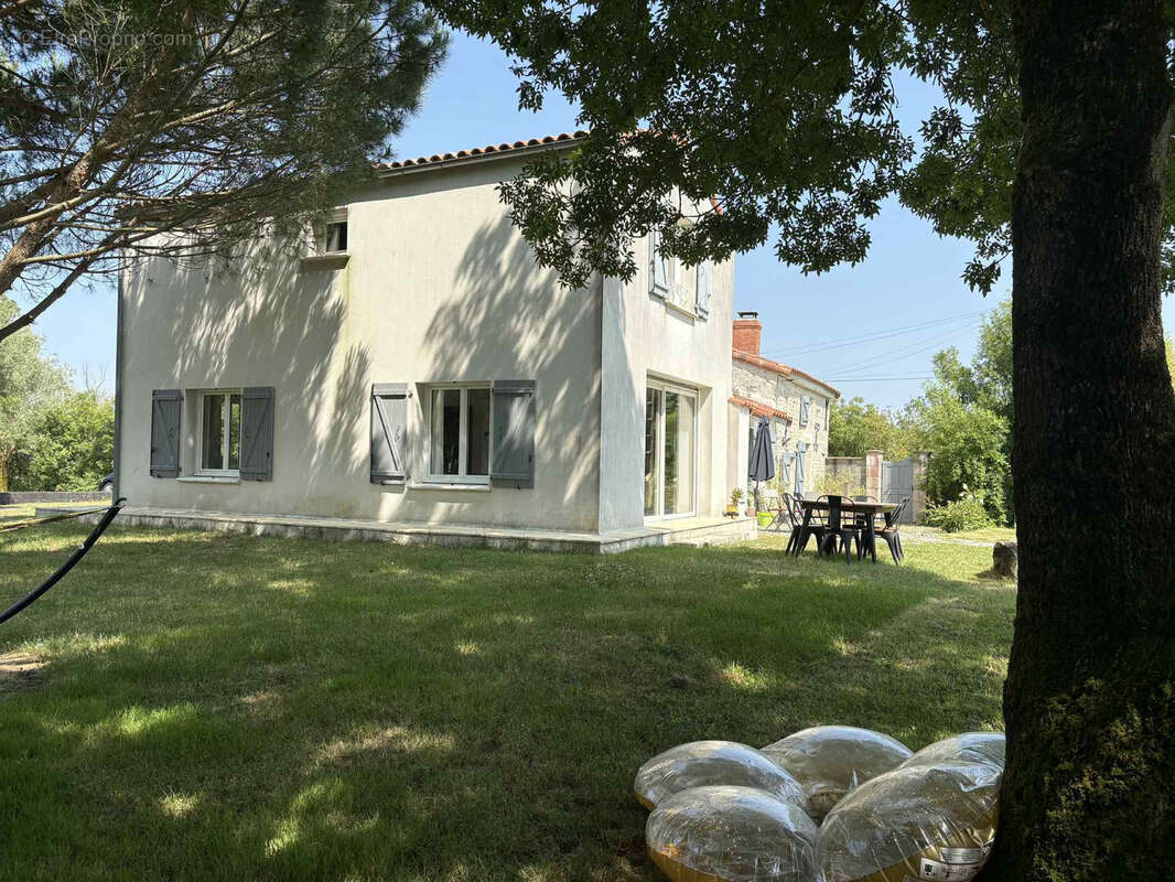 Maison à NALLIERS
