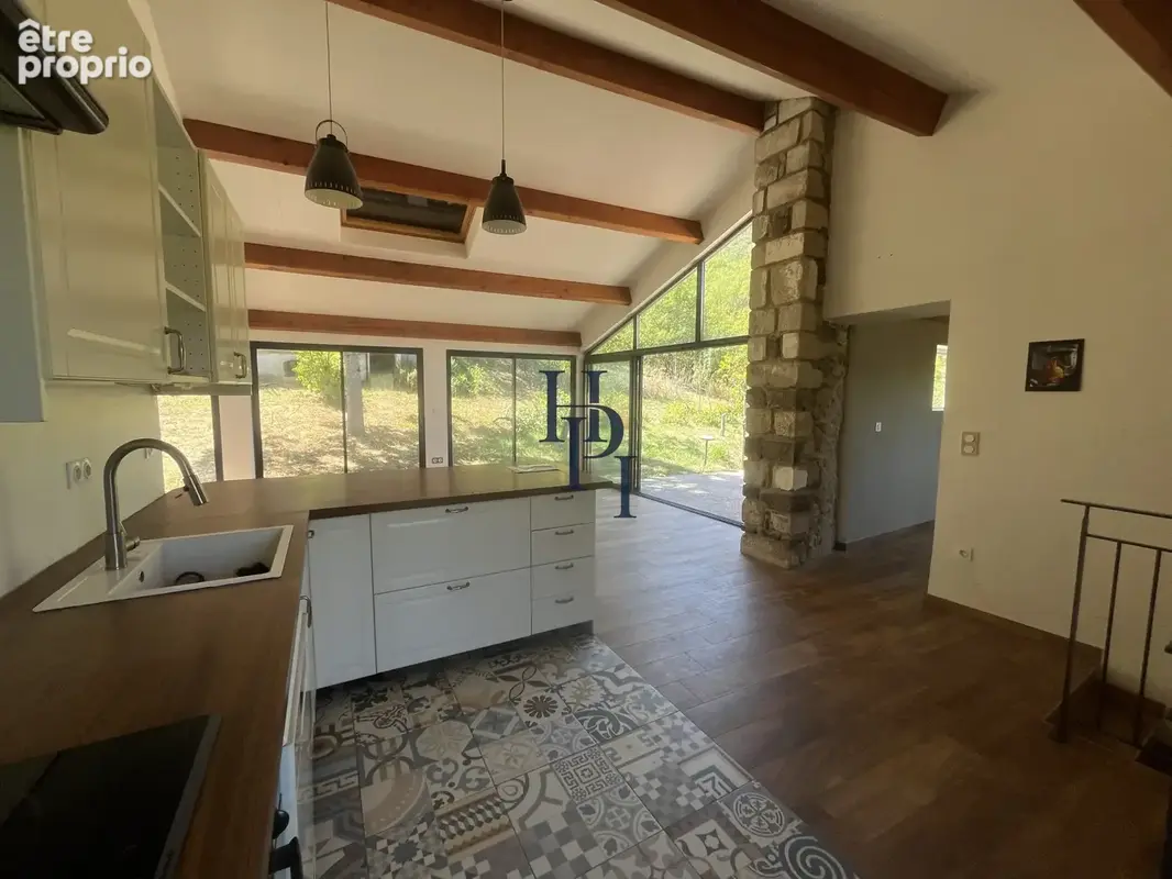 Saint Affrique, Vente maison rénovée avec terrain attenant. - photo 3