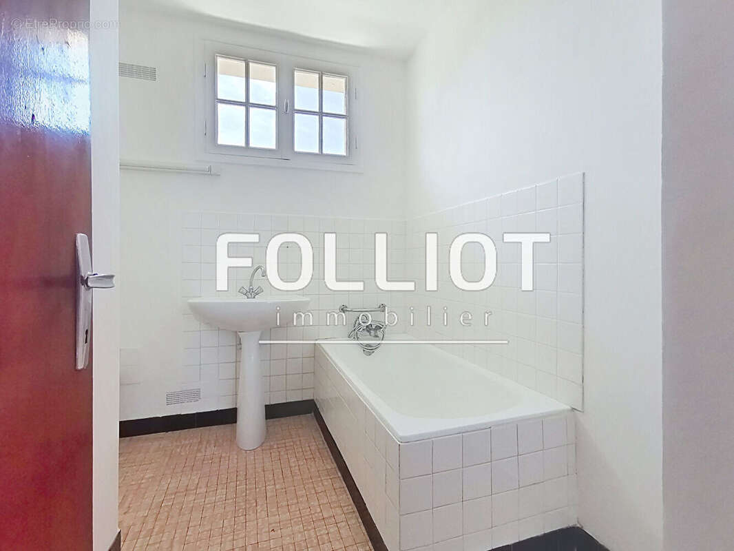 Maison agréable à vendre à Jullouville - photo 11