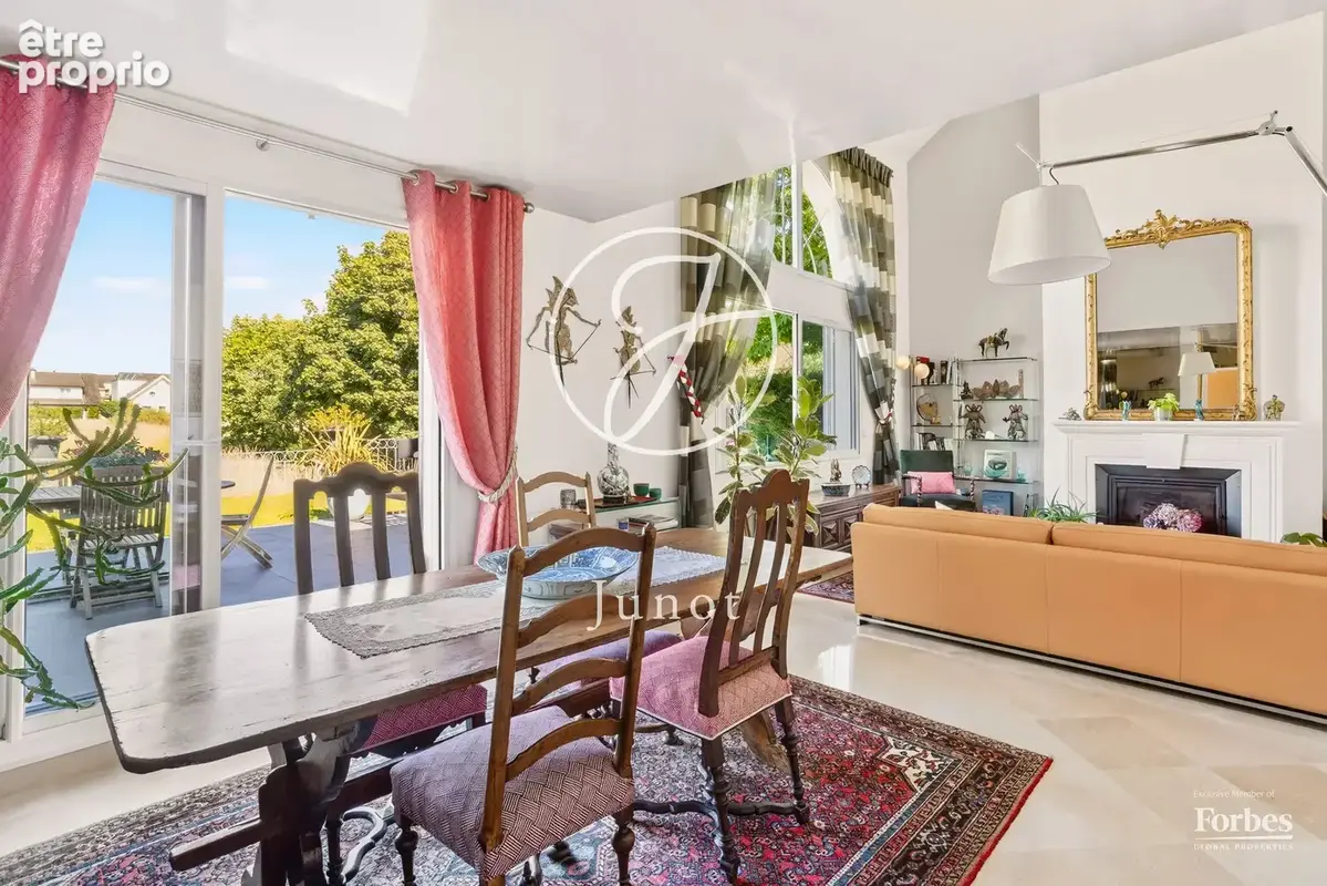 Croissy-sur-Seine - CENTRE-VILLE - Maison - 5 chambres - 179.02m² - Terrain 587m². - photo 9