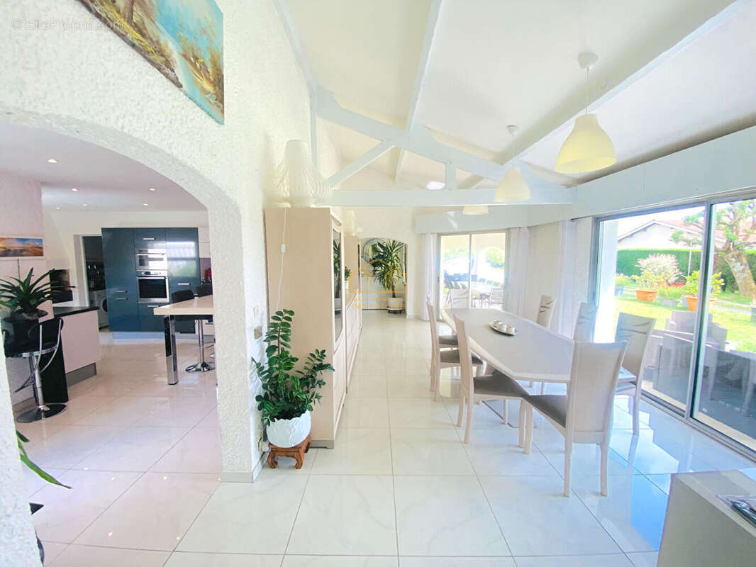 Maison à vendre 208m2 sur grand terrain au calme à Gujan-Mestras - photo 4