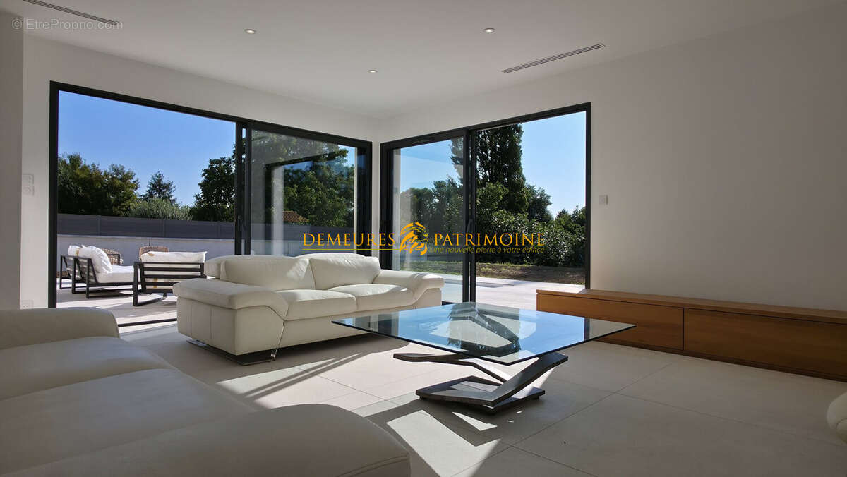 Maison à TROIS-PALIS