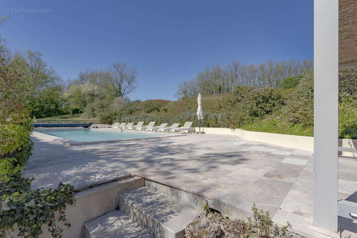 Maison à CAHUZAC-SUR-VERE