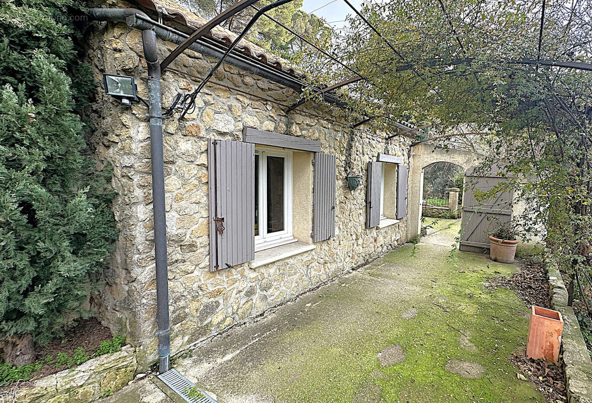 Maison à PELISSANNE