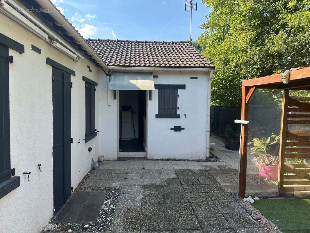 Maison 3 pièces 68 m² à vendre à Malesherbes (45330) - photo 2