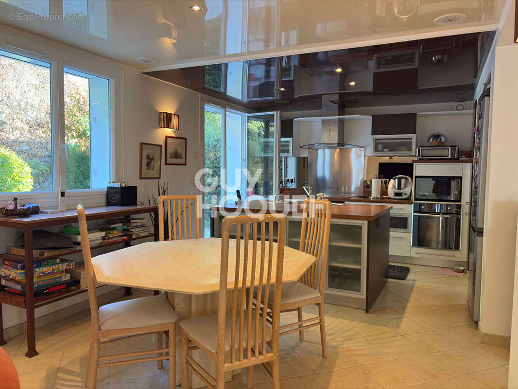 Maison à SOISY-SUR-SEINE