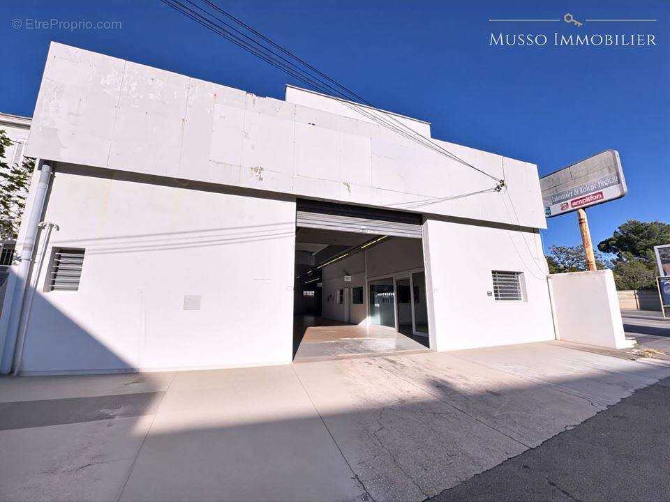 Commerce à MARSEILLE-9E