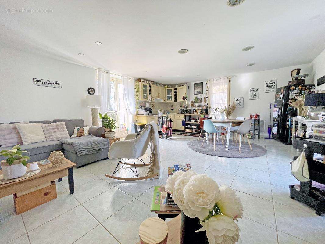 Maison à SAINT-AMAND-DE-VERGT