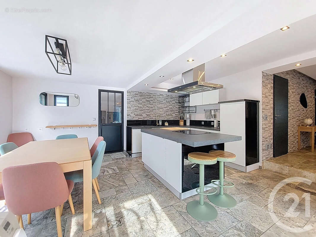 Maison à SORGUES