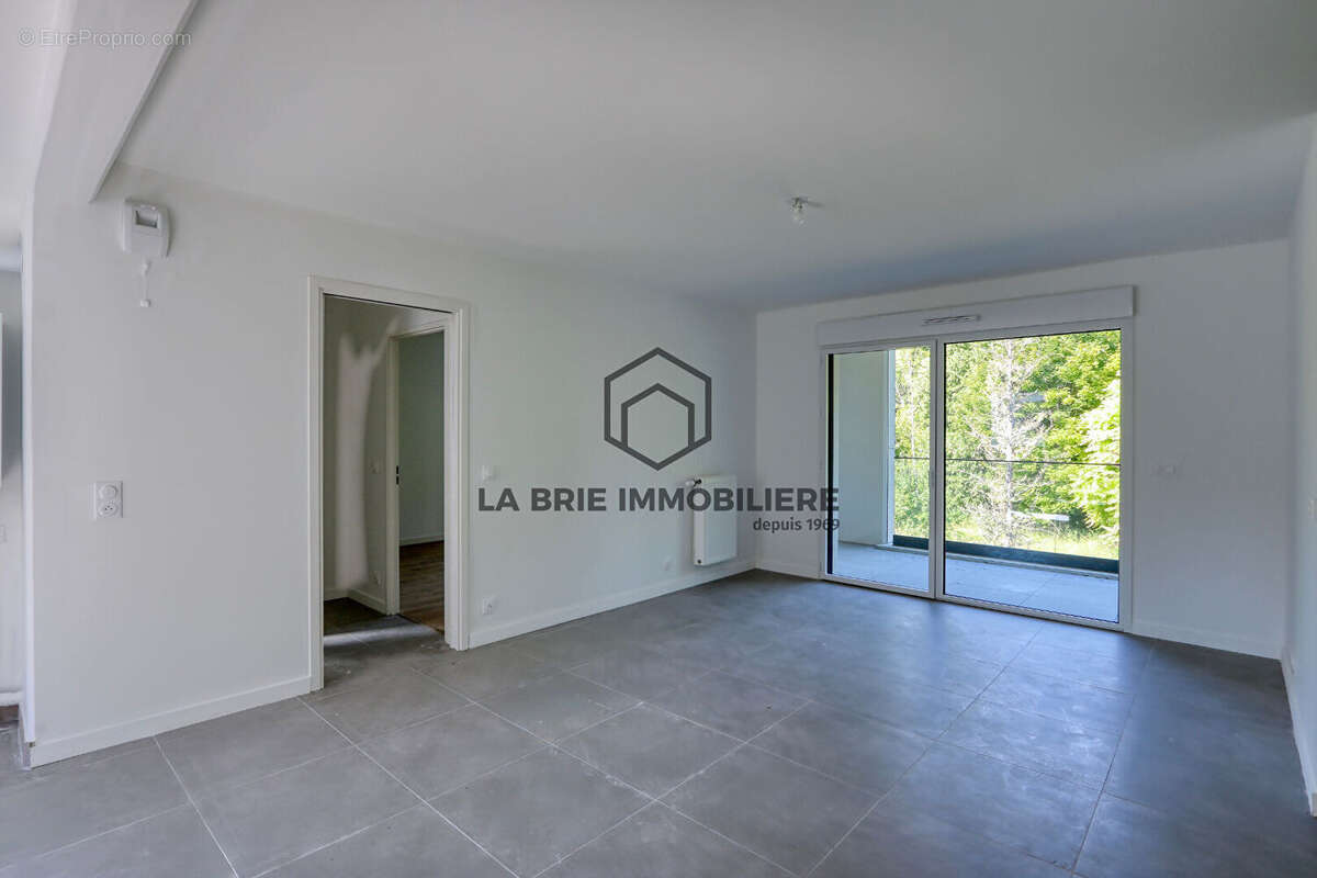 Appartement à RUBELLES