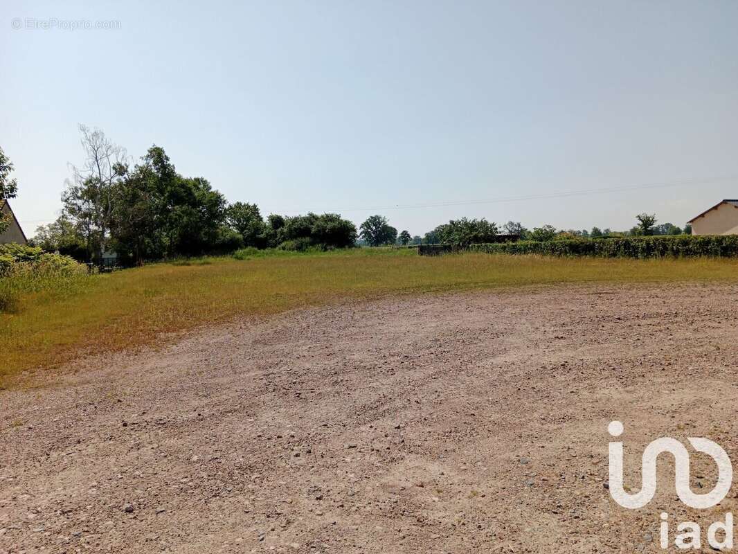 Photo 3 - Terrain à VITRY-EN-CHAROLLAIS