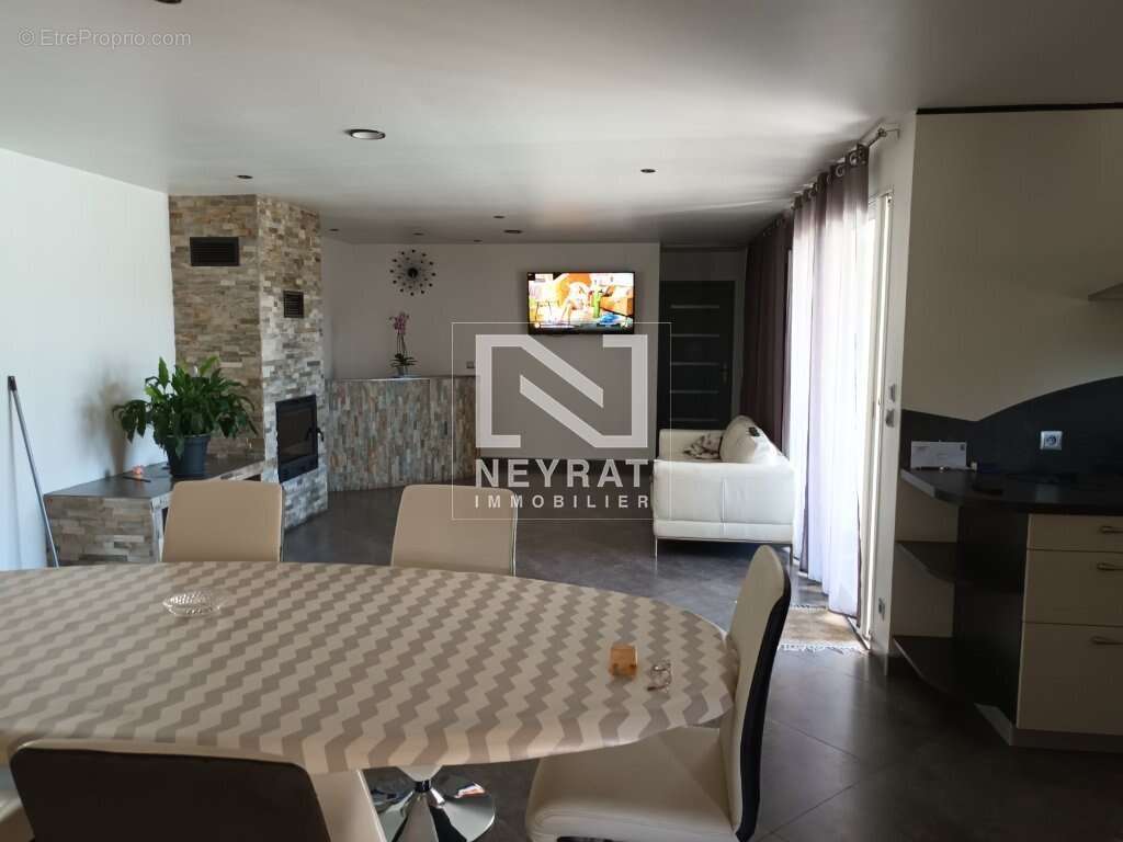 Maison à MONTAUROUX