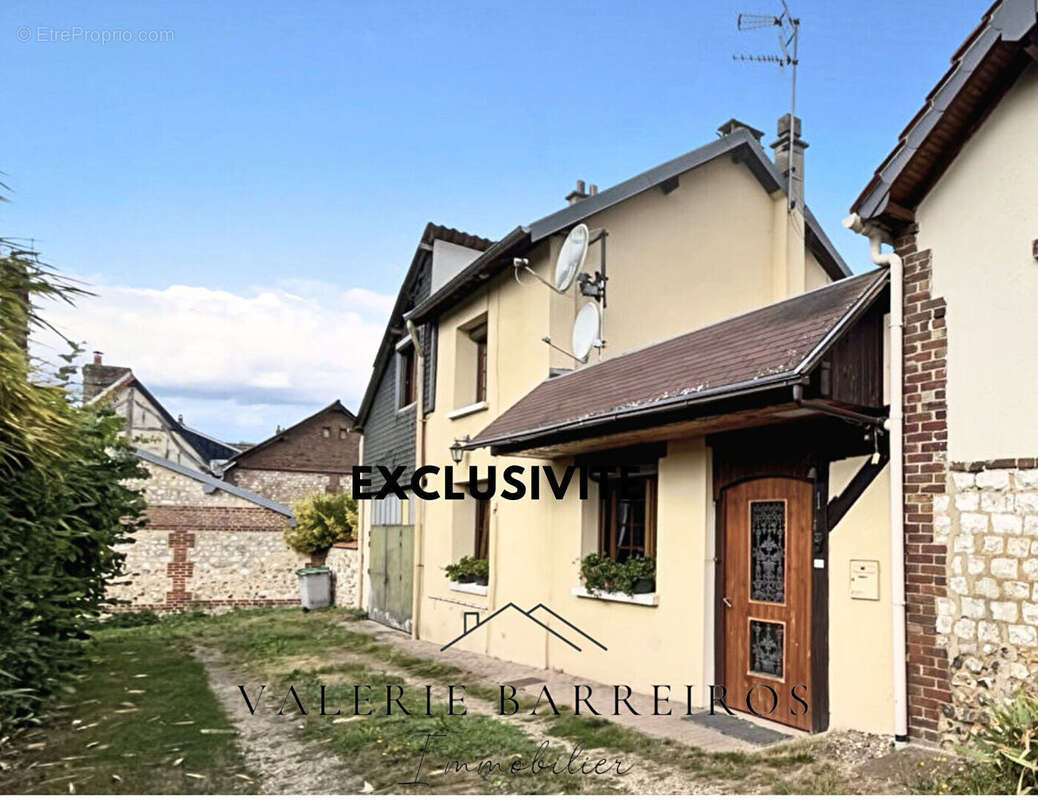 Maison à FRENEUSE