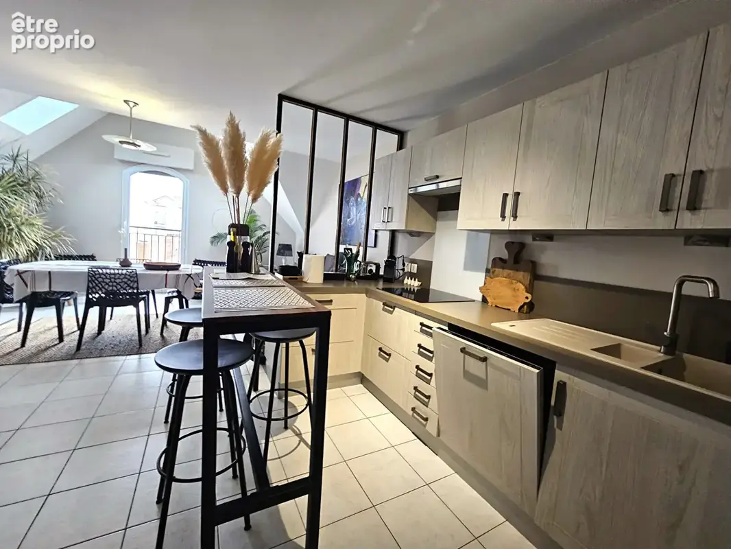 Appartement T3 75 m² traversant en plein centre-ville ! - photo 6