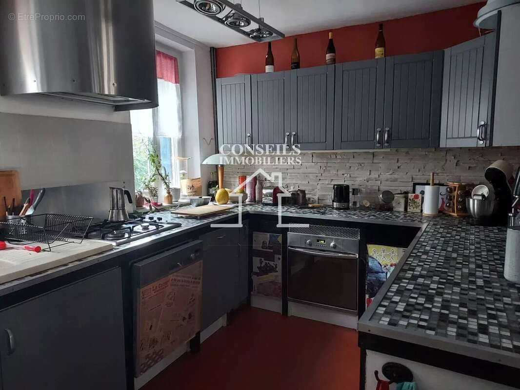 Maison à SAINT-JULIEN-DU-SAULT