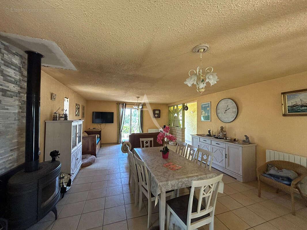 Maison à CAVANAC