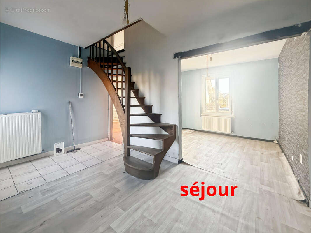 Maison à GREGES
