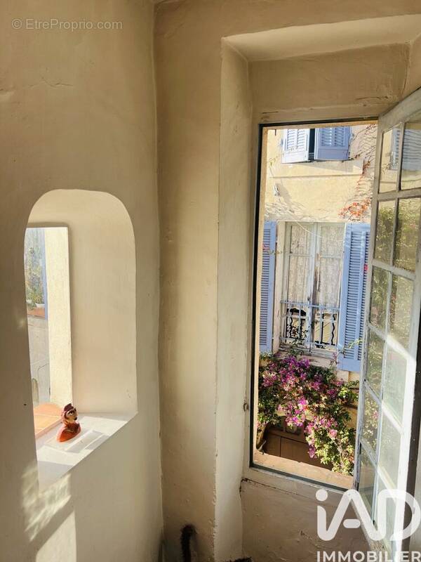 Photo 1 - Appartement à LE CASTELLET