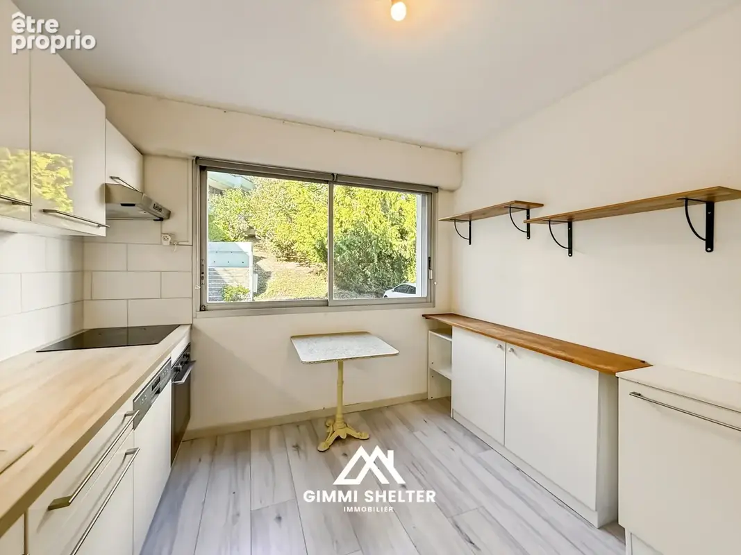 Appartement T3 de 84 m2 avec terrasse plein sud, cave et 2 places de parkings   Clermont-Ferrand - photo 6