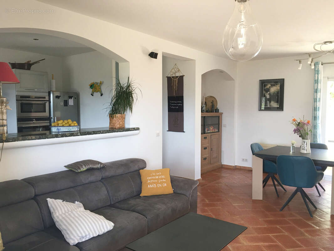 Maison à PLAN-DE-LA-TOUR