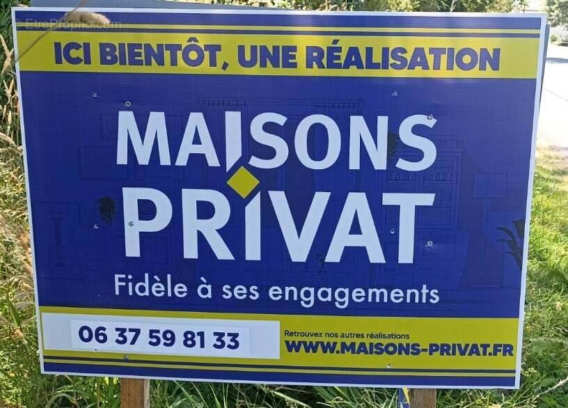 Terrain à VENANSAULT