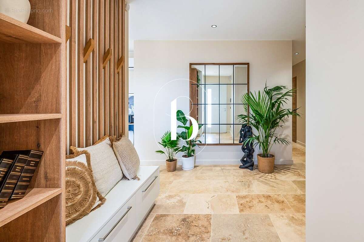 Maison à SAINT-PRIVAT-DE-CHAMPCLOS