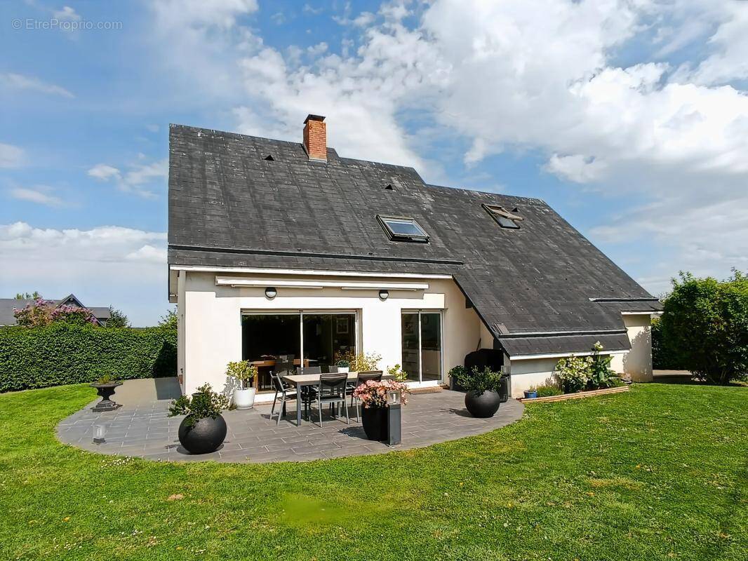 Maison à MONTMAIN