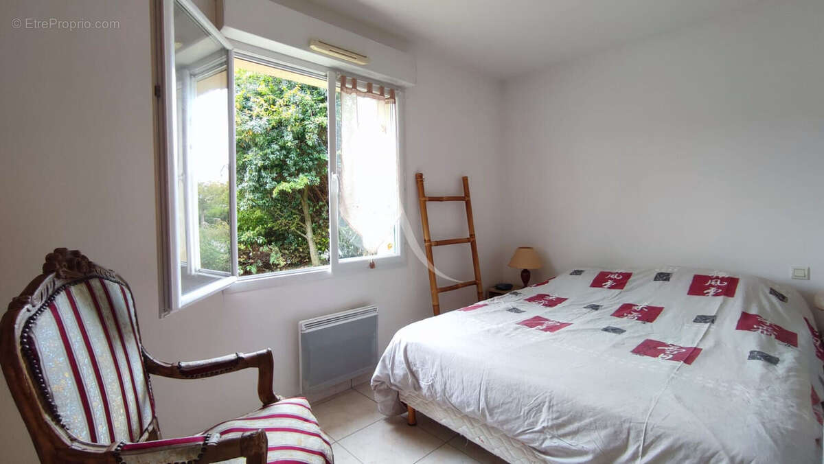 Maison à SAINT-CLEMENT-DE-LA-PLACE