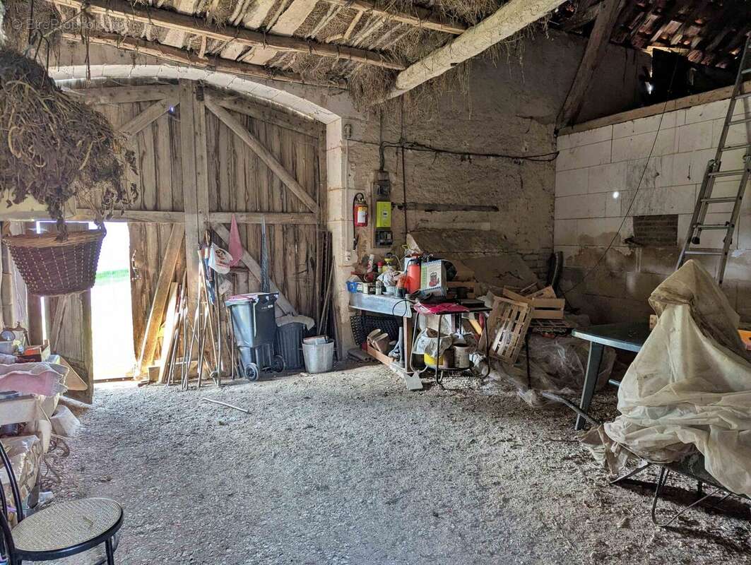 grange double ouverture 35 minutes d\'Auxerre - Maison à SEMENTRON