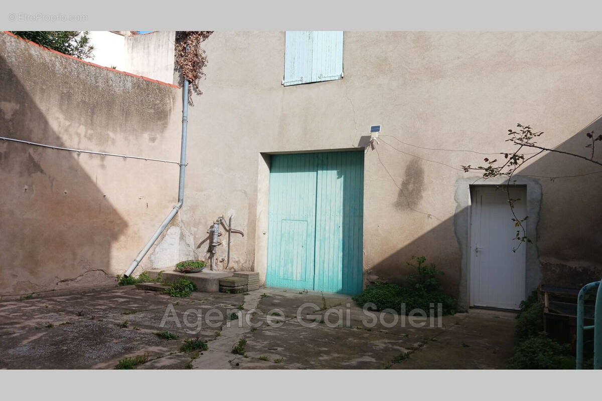 Maison à NISSAN-LEZ-ENSERUNE